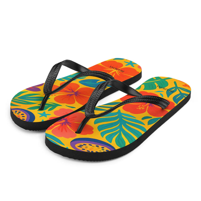 Tongs colorées inspirées du Brésil avec des motifs tropicaux de fleurs exotiques et feuilles, atmosphère festive et joyeuse idéale pour la plage ou les journées ensoleillées.