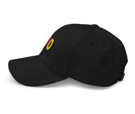 Casquette noire au design inspiré du Brésil, ornée de broderies colorées évoquant les couleurs vibrantes des carnavals et la culture festive brésilienne. Un accessoire mode incarnant liberté, passion et exotisme, parfait pour afficher un style authentique et chaleureux.