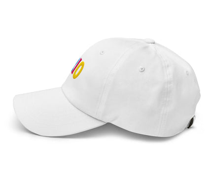 Casquette blanche inspirée de la culture et des couleurs du Brésil, ornée de motifs évoquant les carnavals brésiliens, avec un design élégant et moderne mettant en avant l'énergie festive et la vivacité de ce pays. Accessoire parfait pour ajouter une touche authentique brésilienne à votre style.