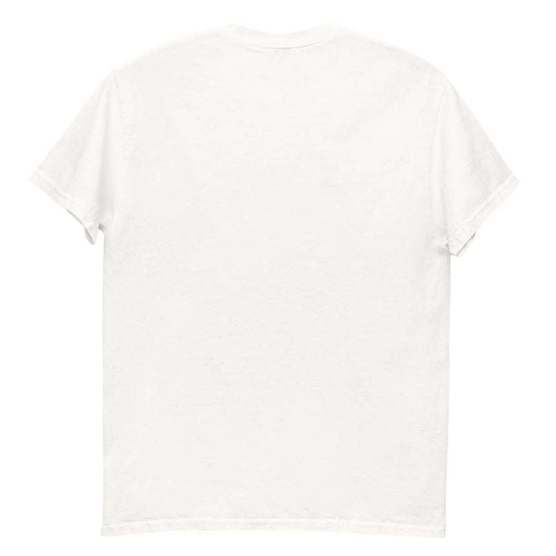 T-shirt blanc inspiré de la culture brésilienne avec une illustration de noix de coco symbolisant les plages tropicales de Rio de Janeiro et l'ambiance festive du Brésil, parfait pour refléter l'énergie et l'exotisme de la côte carioca.
